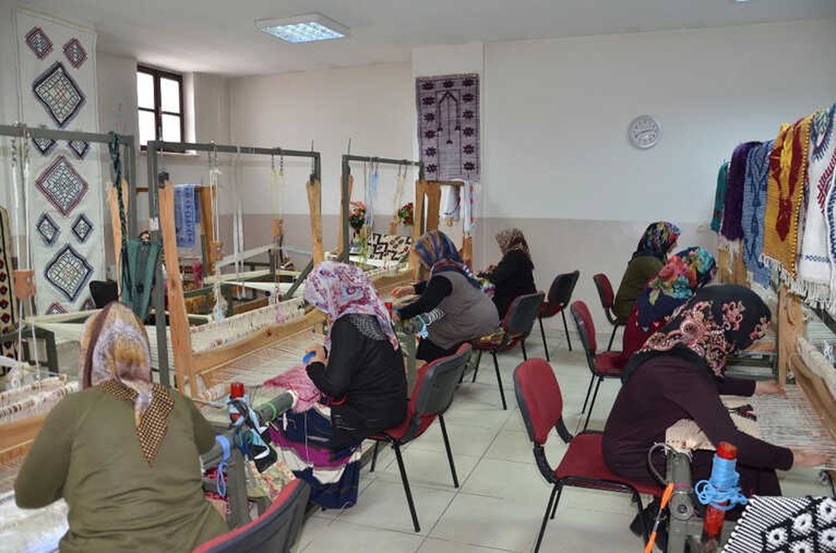 Geleneksel Dokuma Çıpıt Atölyesinde