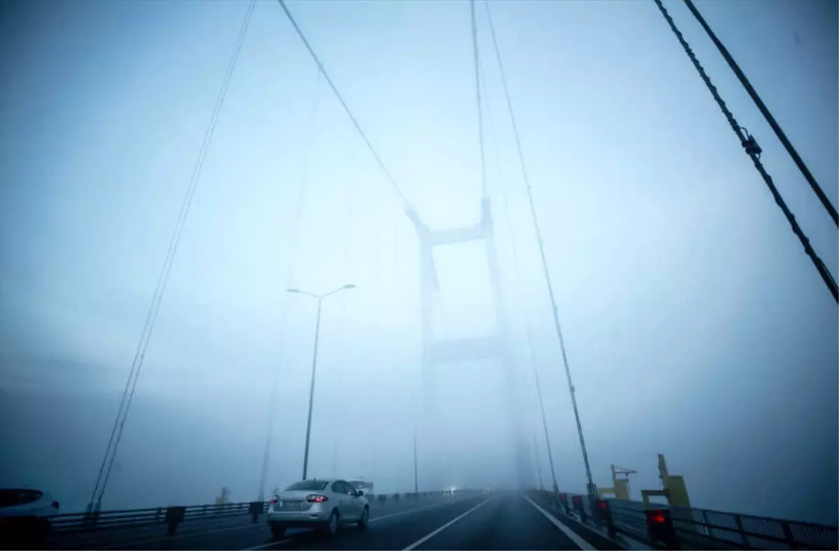 İstanbul Güne Yine Sisle Uyandı