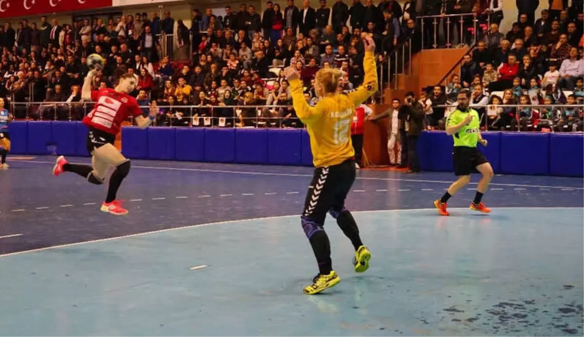 Kastamonu Belediyespor, Ehf Kupasında Yarı Finale Yükseldi