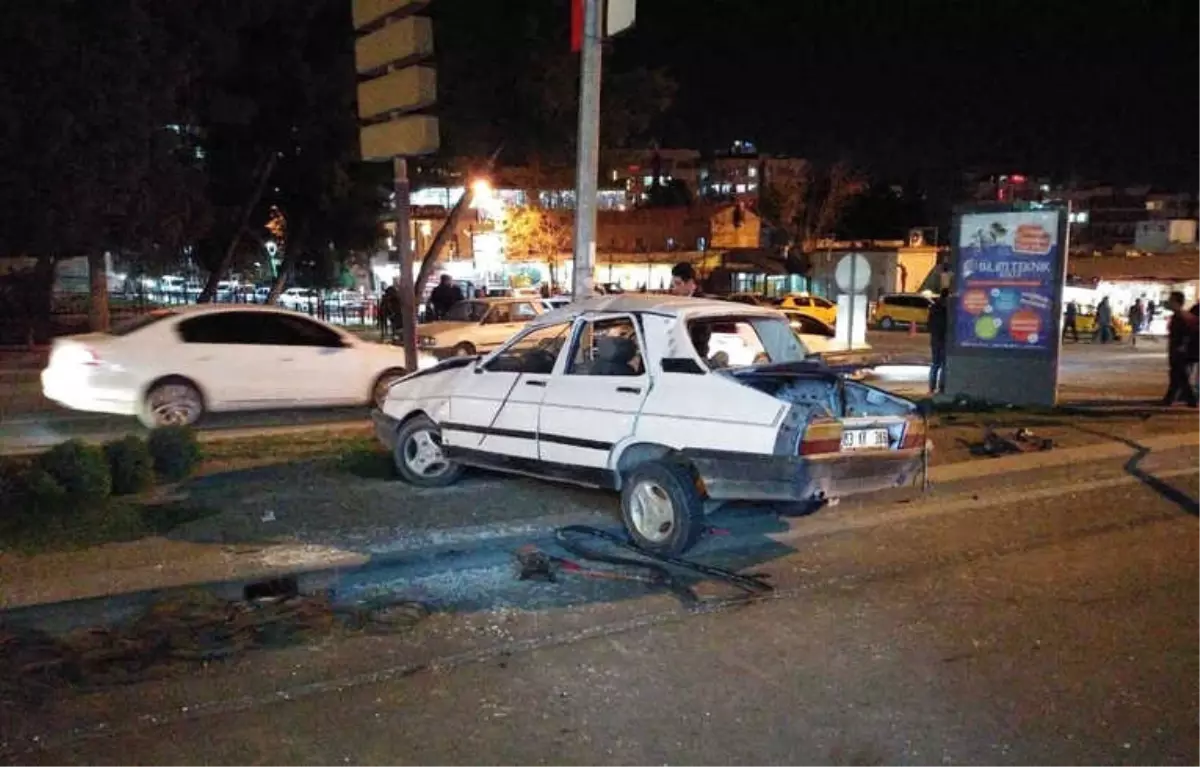 Şanlıurfa\'da Freni Boşalan Otomobil Takla Attı: 5 Yaralı