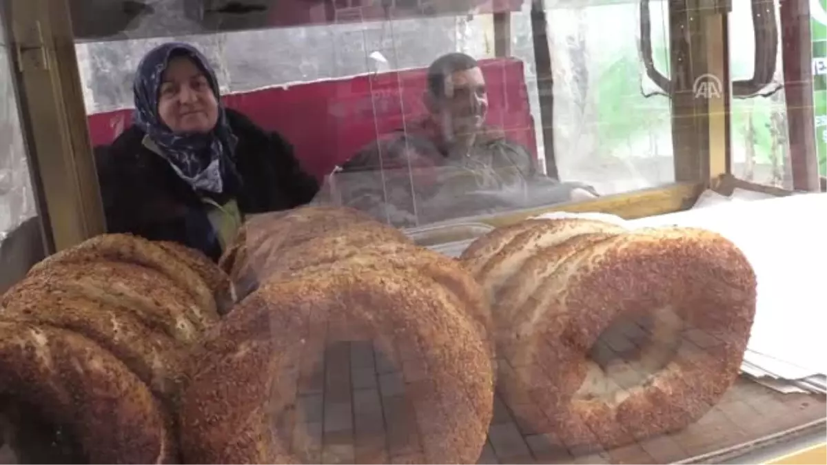 Simit Tezgahı İkinci Evimiz Gibi Oldu"