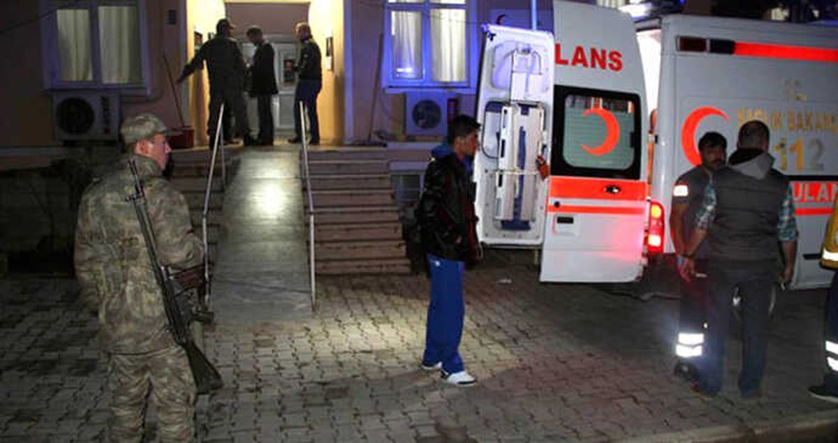 Hatay\'da Askeri Araç Devrildi: 1 Askerimiz Şehit Oldu, 2 Askerimiz Yaralandı