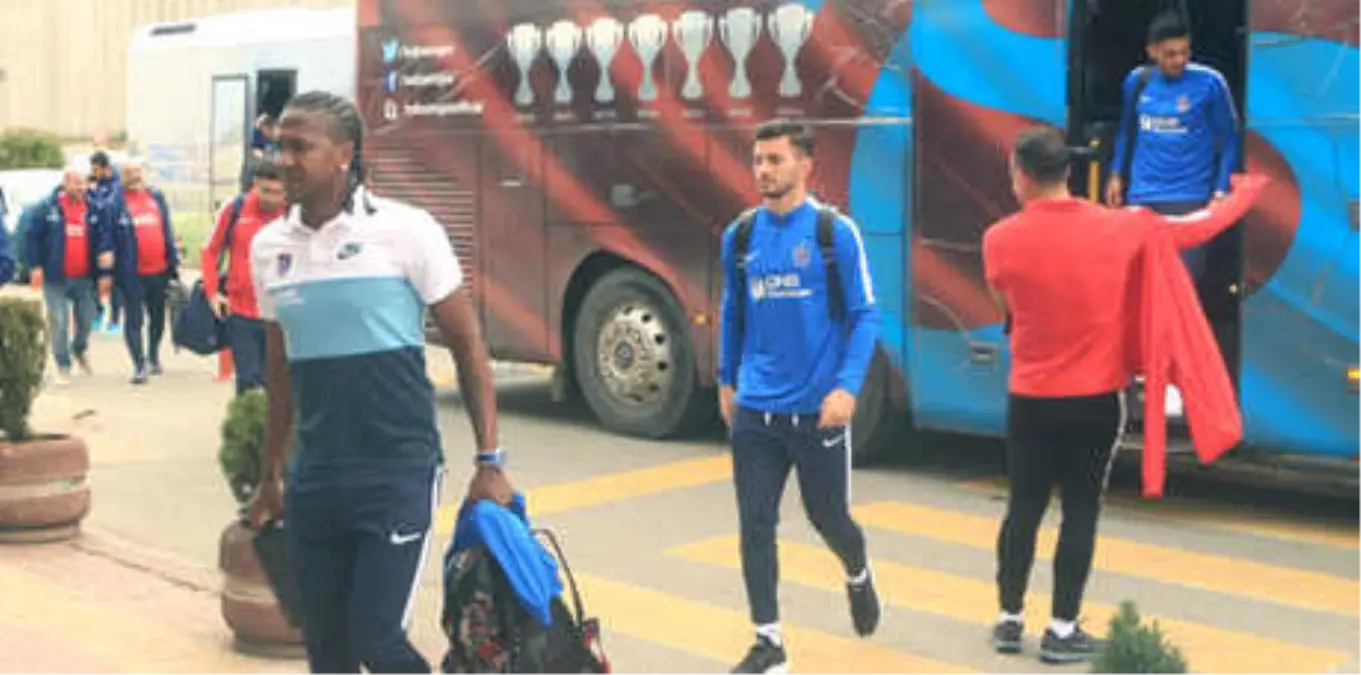 Trabzonspor Kafilesi, Manisa\'ya Gitti