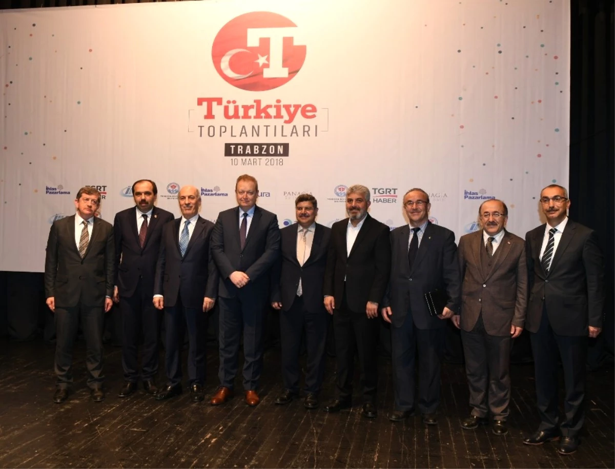 Türkiye Gazetesi Yazarları Trabzon\'da Okuyucularıyla Buluştu