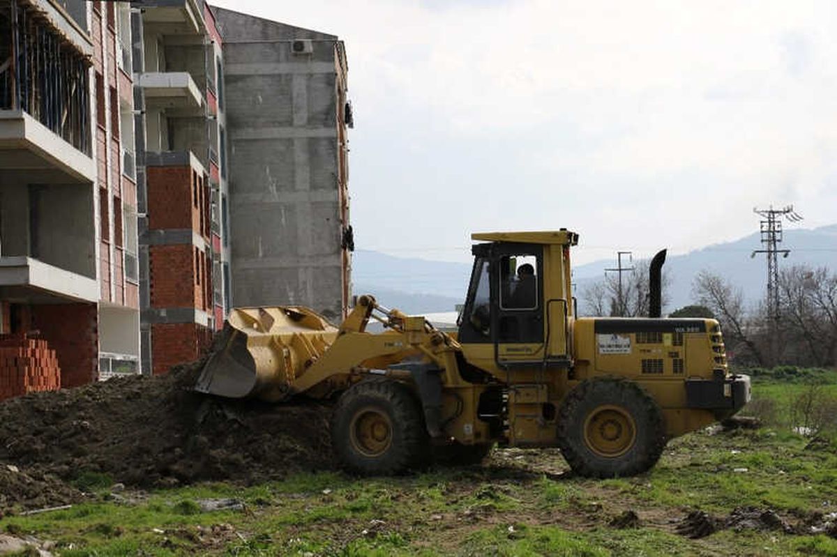 Vatandaş İstedi Yunusemre Yol Yapımına Başladı