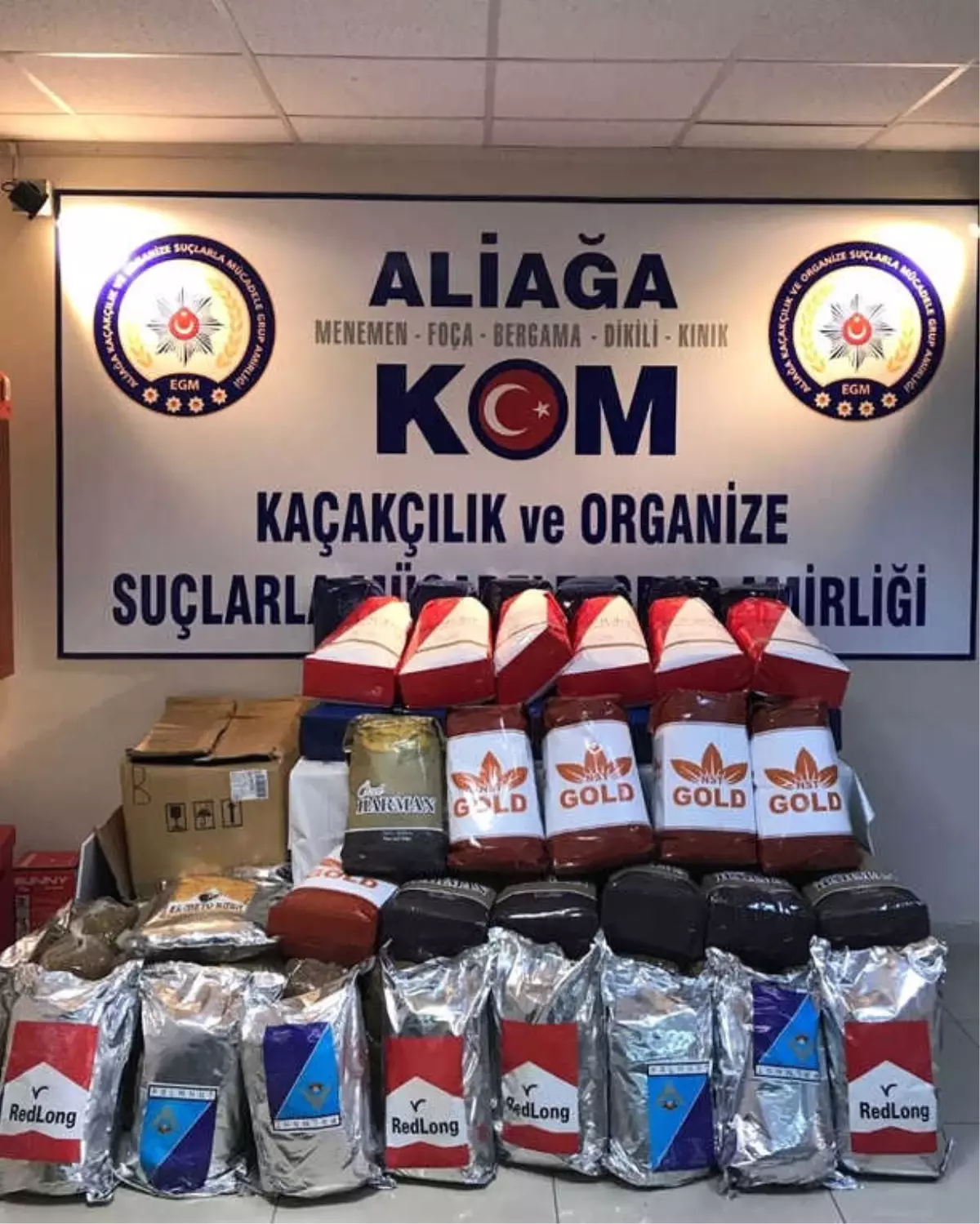 Aliağa\'da 300 Kilo Kaçak Tütün Ele Geçirildi