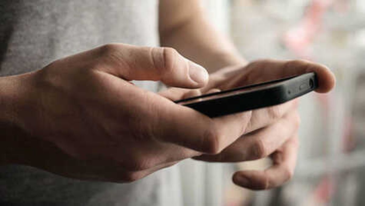 Almanya\'da 124 Milyon Cep Telefonu Çekmecede