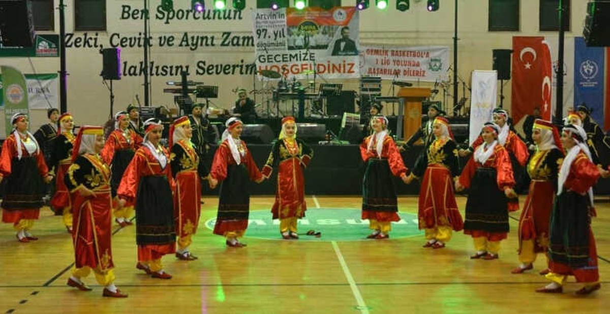Artvin\'in Kurtuluşu Bursa\'da Coşkuyla Kutlandı