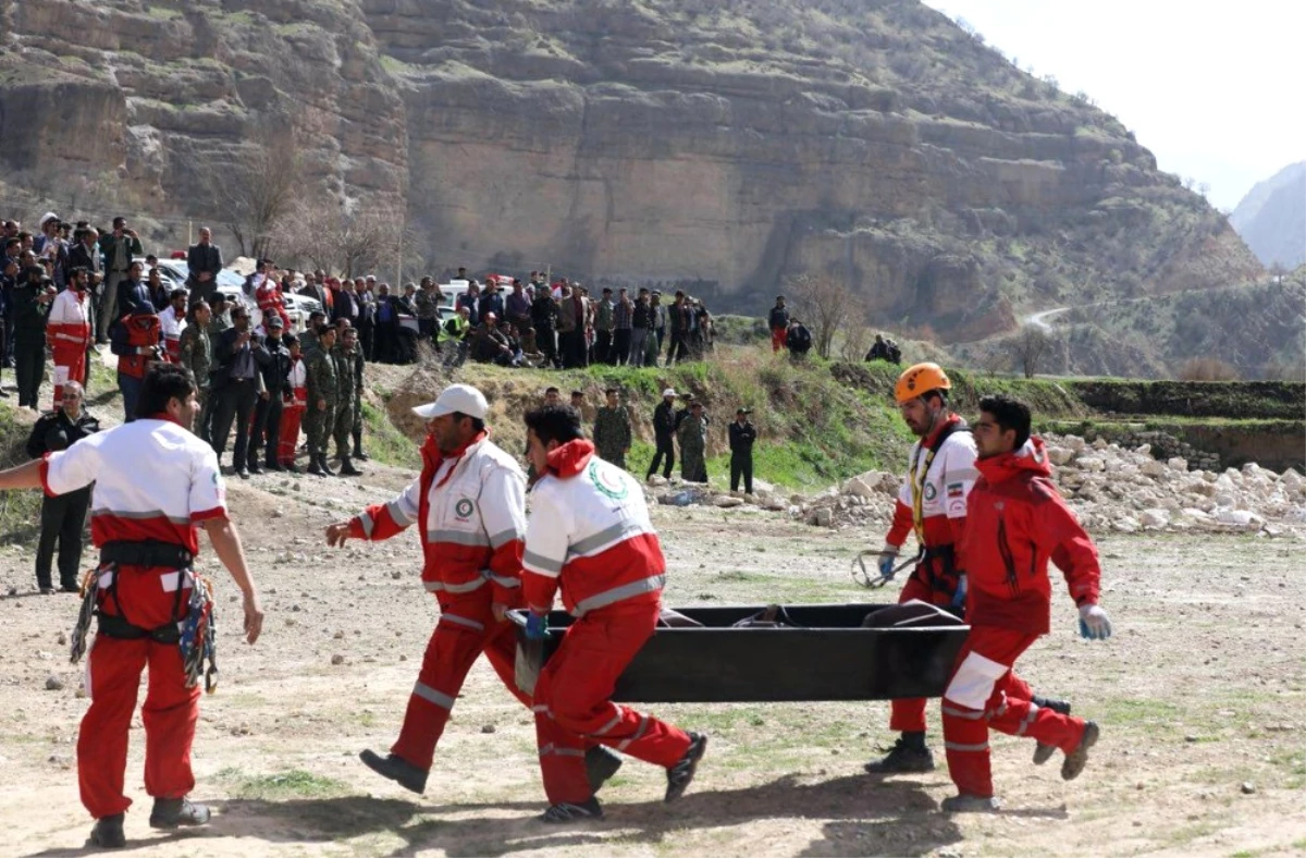 İran\'da Düşen Türk Uçağında Bulunanların Cesetlerine Ulaşıldı
