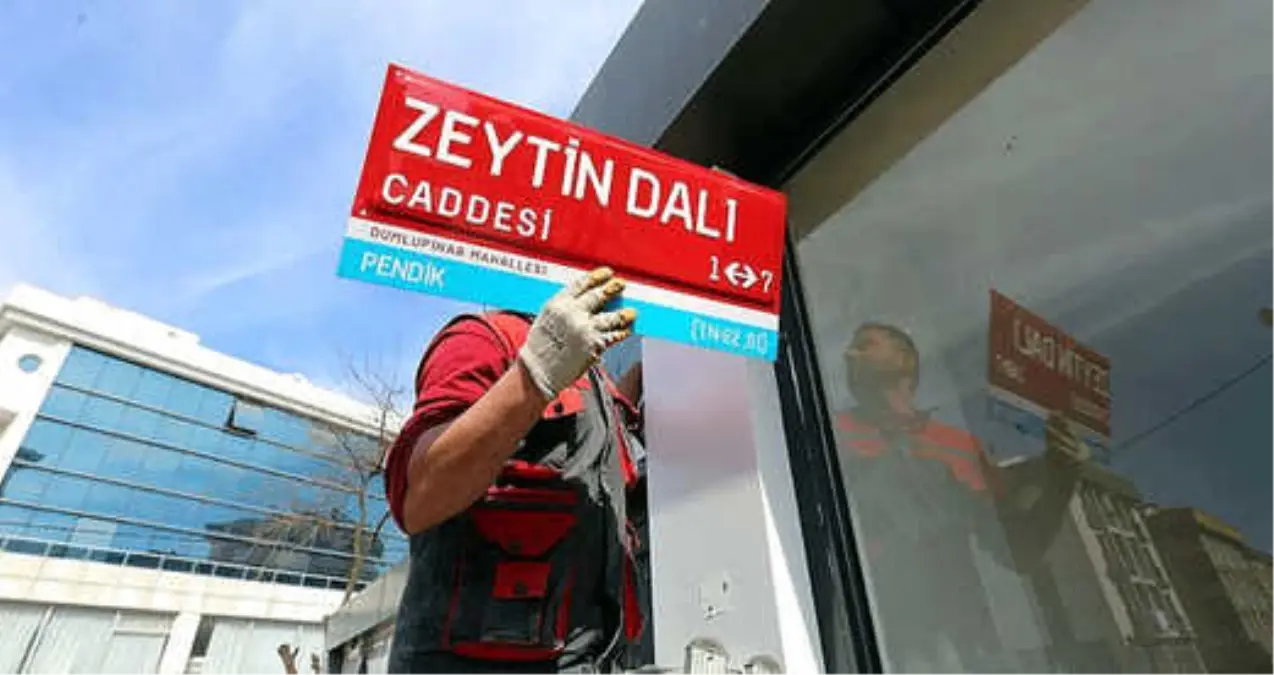 İstanbul\'da "Zeytin Dalı Caddesi" Tabelası 3 Farklı Noktaya Yerleştirildi