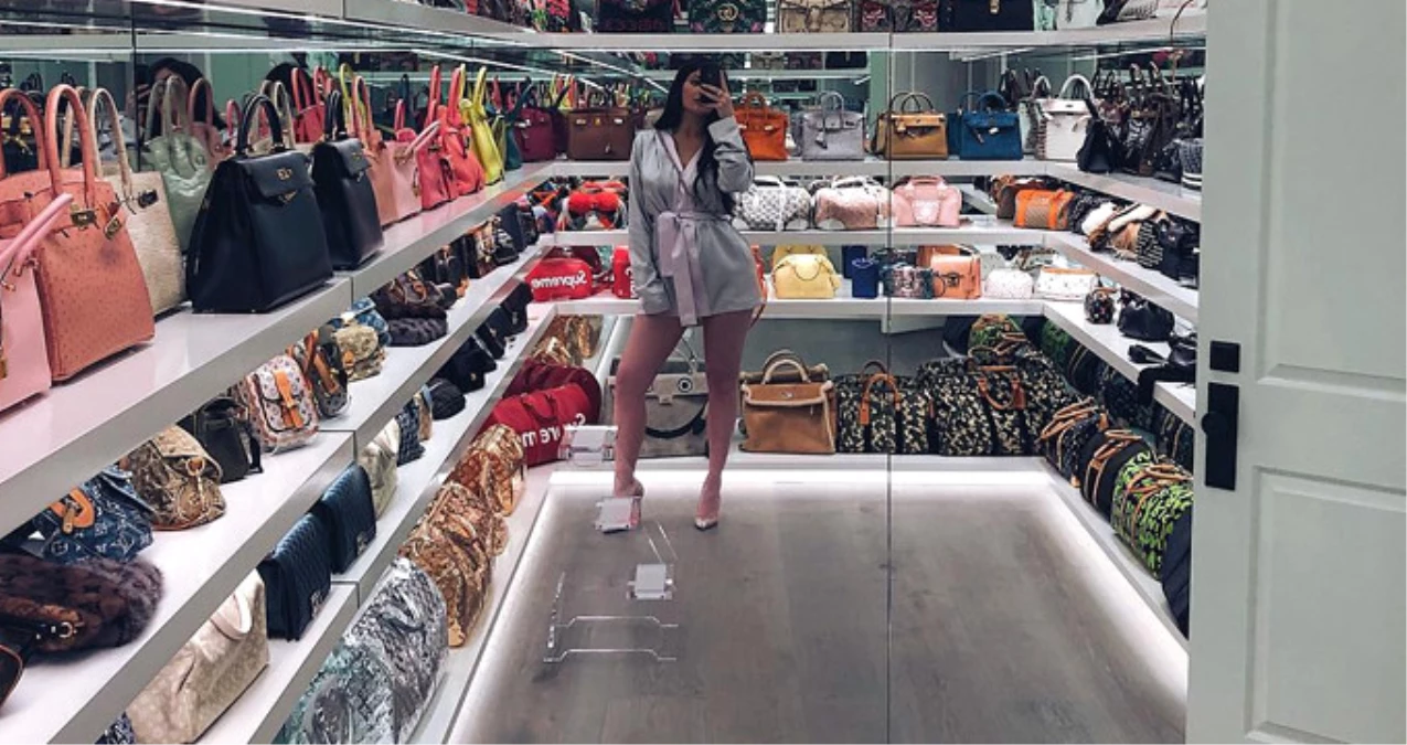Kylie Jenner, 1 Milyon Dolarlık Çanta Koleksiyonunu Paylaştı