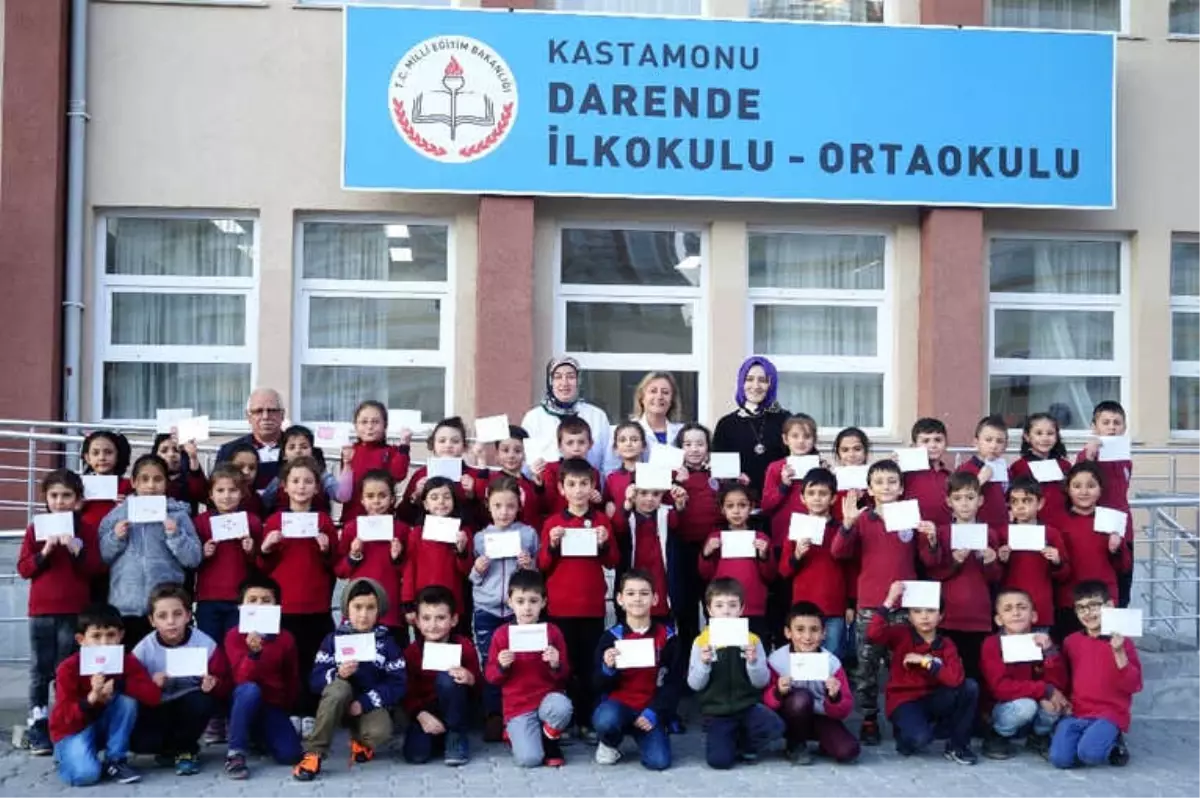 Öğrencilerden Askerlere Duygu Dolu Mektup