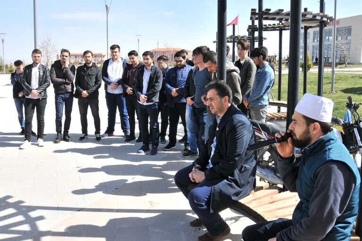 Üniversiteli Öğrenciler "Zeytin Dalı" Harekatına Dualarla Destek Oldu
