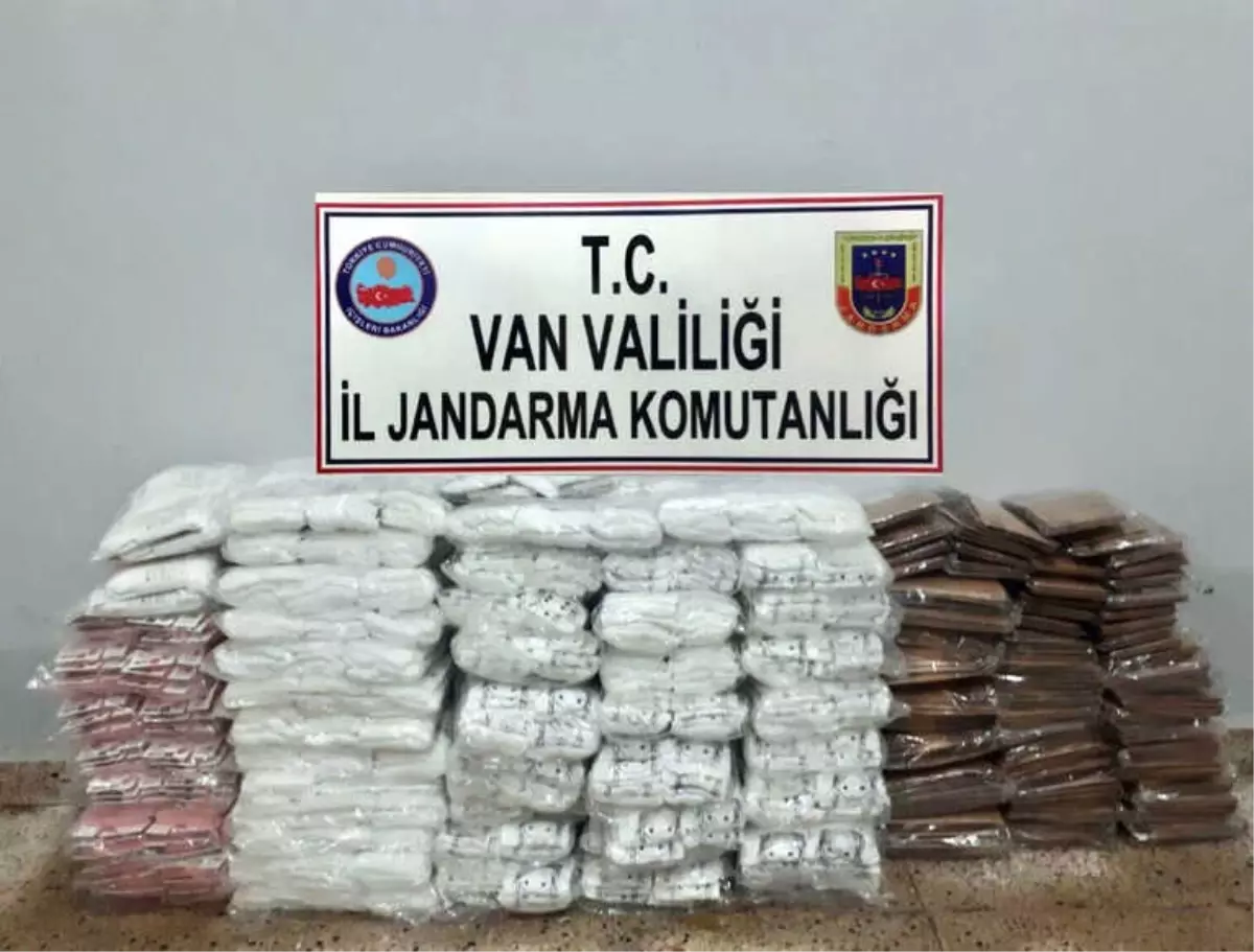 Van\'da 40 Bin TL Değerinde Kaçak Mantar Kapsülü Ele Geçirildi