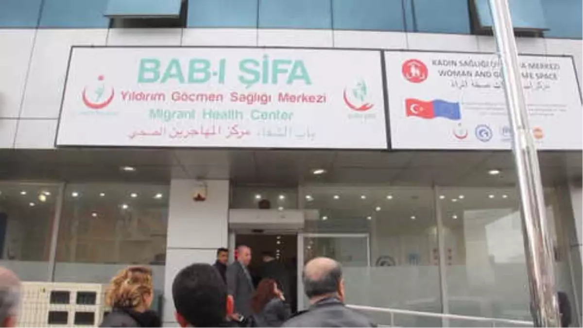 AB Türkiye Delegasyonu Başkanı Berger, Göçmen Sağlığı Merkezi\'ni Ziyaret Etti