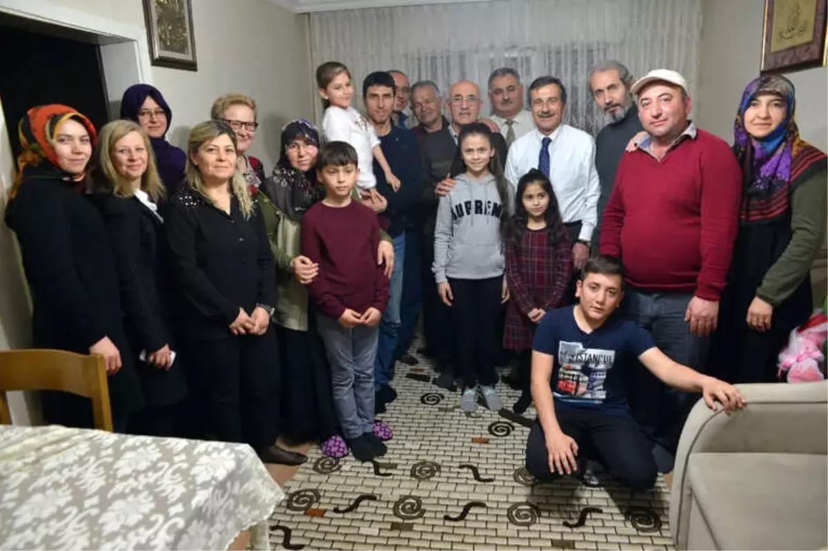 Başkan Ataç Vatandaşları Evlerinde Ziyaret Ediyor