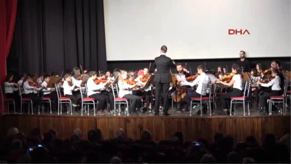 Eskişehir 40 Çocuk, 40 Kemanla Başlanan Orkestra 800 Kişilik Oldu
