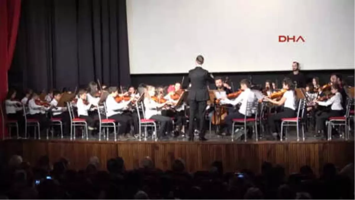 Eskişehir 40 Çocuk, 40 Kemanla Başlanan Orkestra 800 Kişilik Oldu