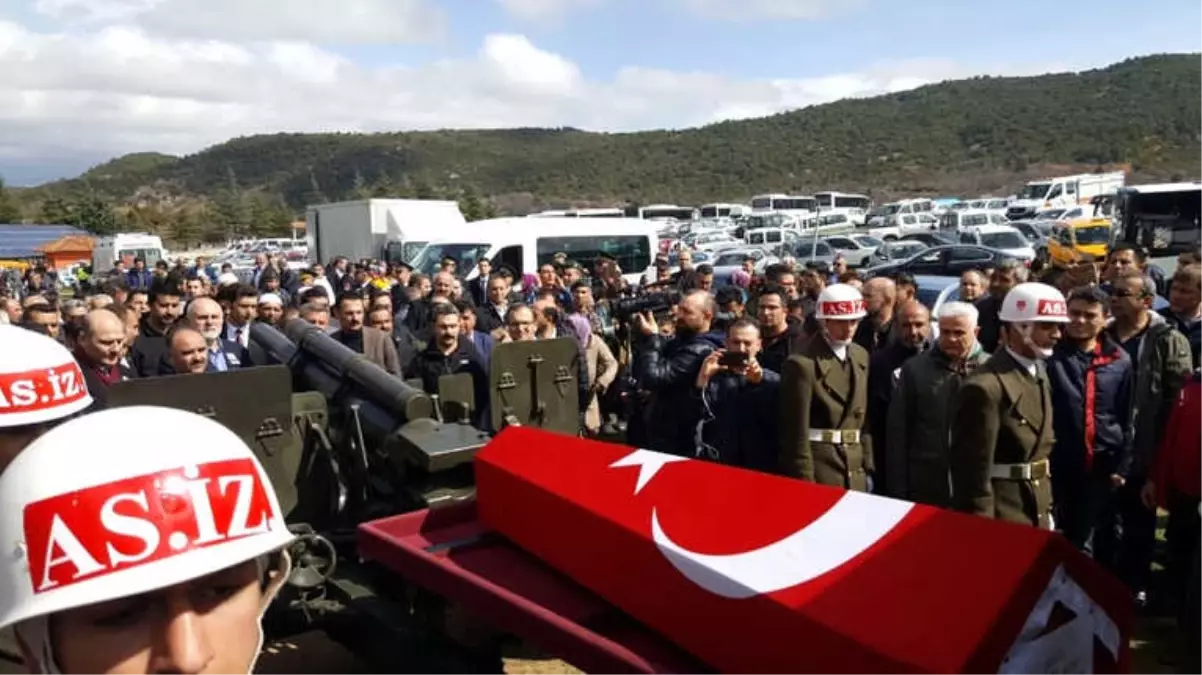 Isparta Şehidini Uğurladı