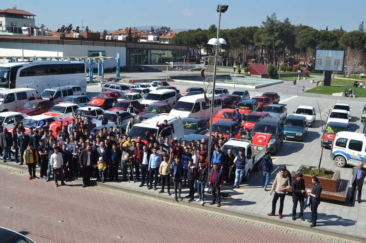 Mehmetçiğe Destek İçin Konvoy Düzenlediler