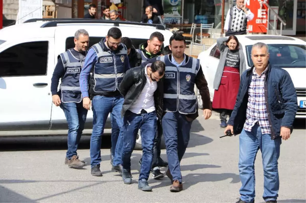 Motosiklet Hırsızları Önce Kameraya Sonra Polise Yakalandı