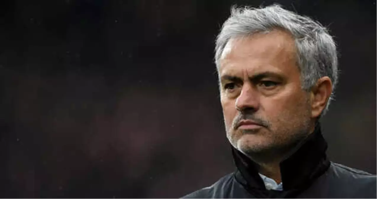 Mourinho, Eski Galatasaraylı Frank de Boer\'i Hedef Aldı: Tarihin En Kötüsü