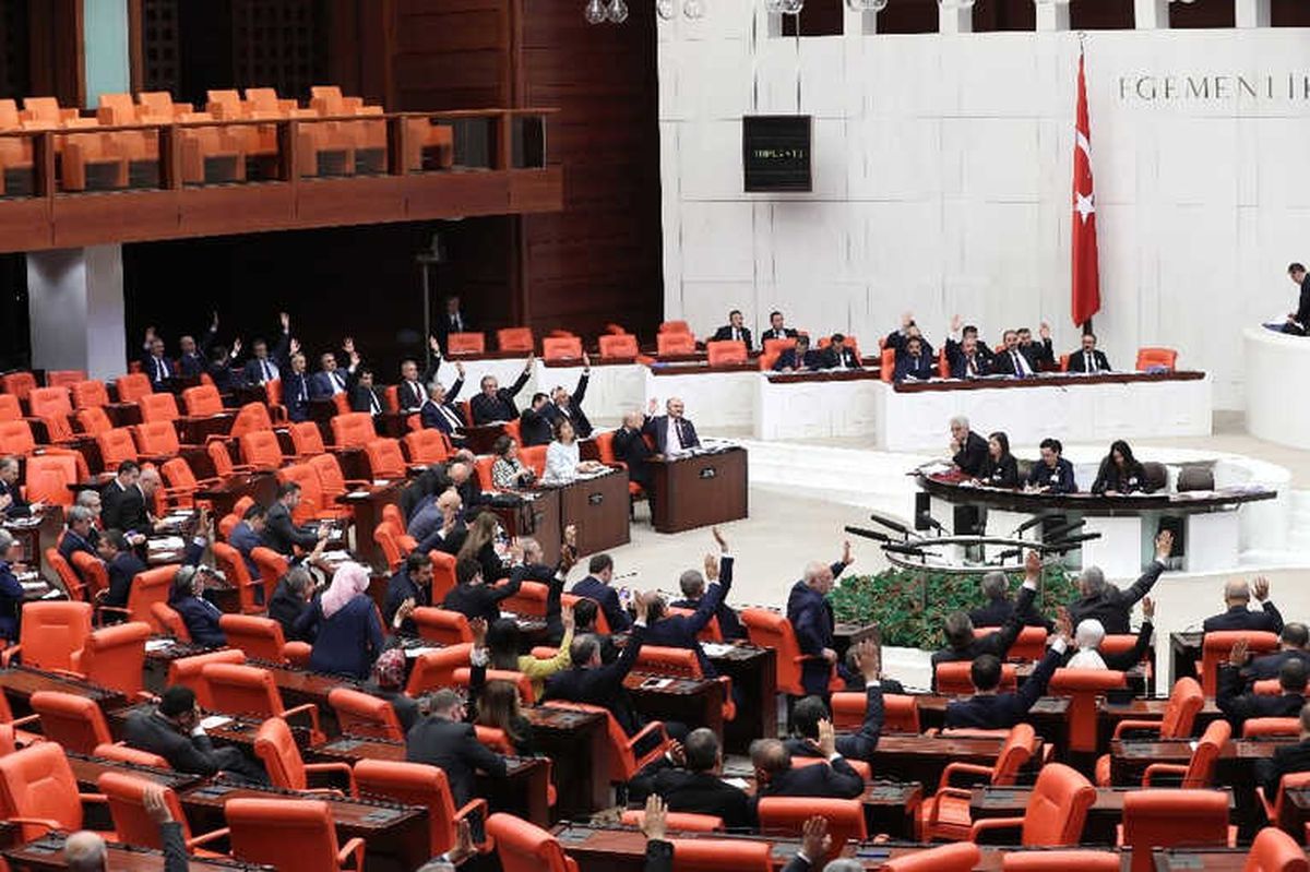 Seçim İttifakı Kanun Teklifi TBMM\'de Kabul Edildi