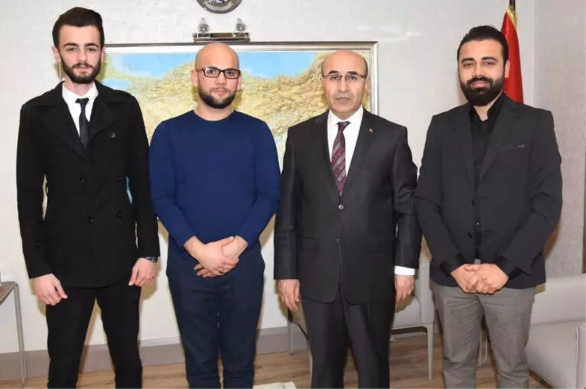 Vali Demirtaş, Berber İbrahim Şentürk\'ü Makamında Kabul Etti