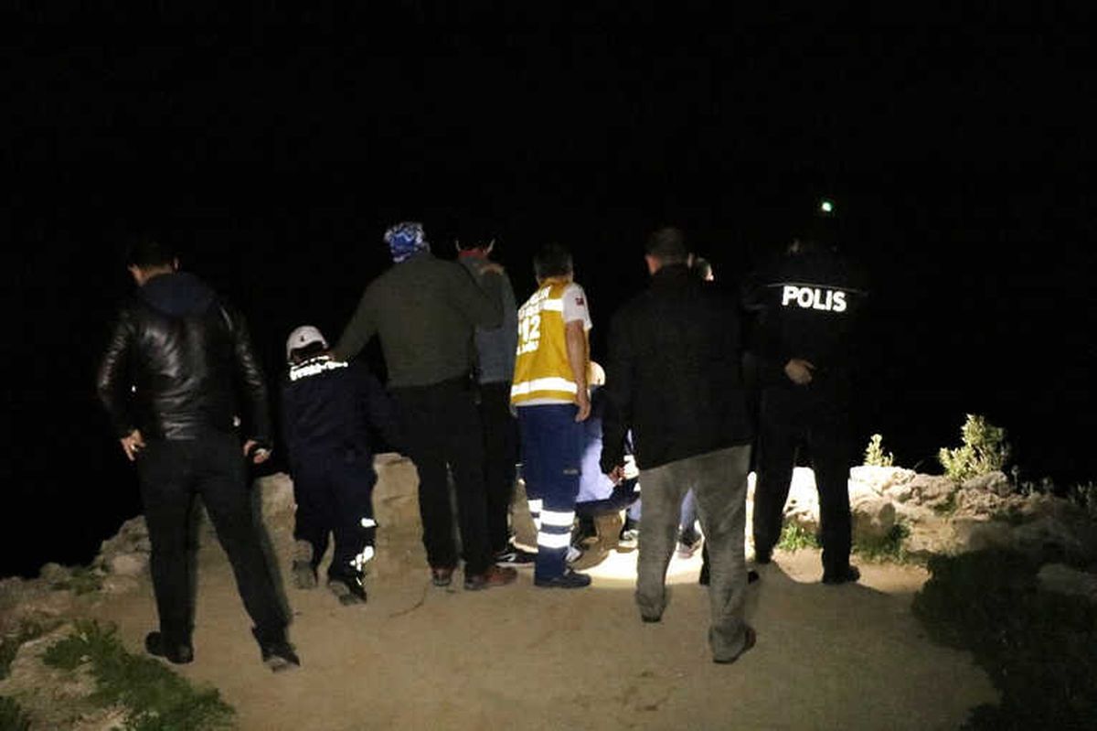30 Metrelik Falezlerden Düştü