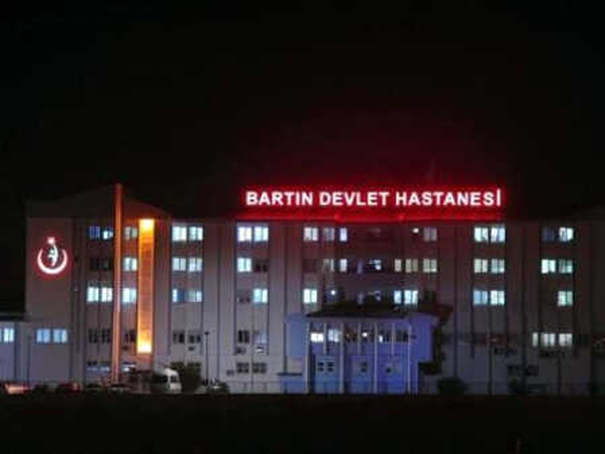 89 Yaşındaki Kanser Hastası Tedavi Gördüğü Hastanenin 2. Katından Düştü