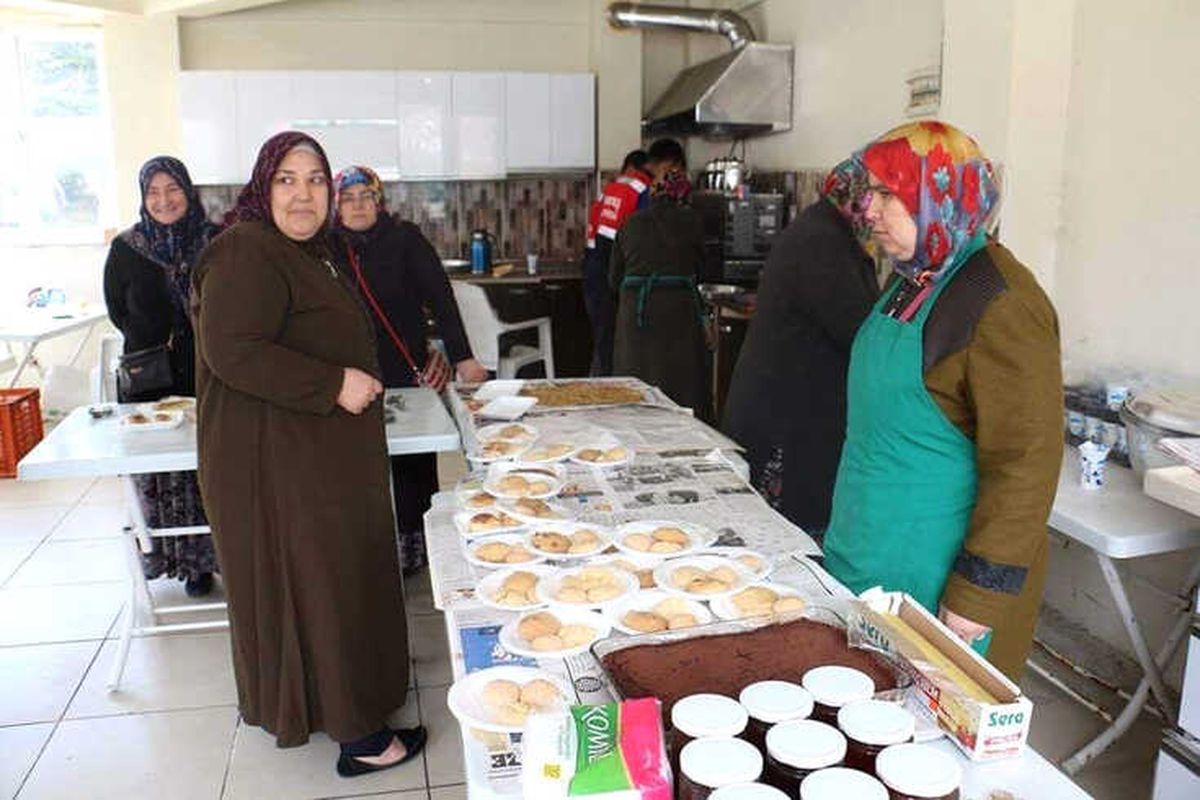 Afrin İçin Düzenlenen Kermeste Altıntaş Tek Yürek Oldu