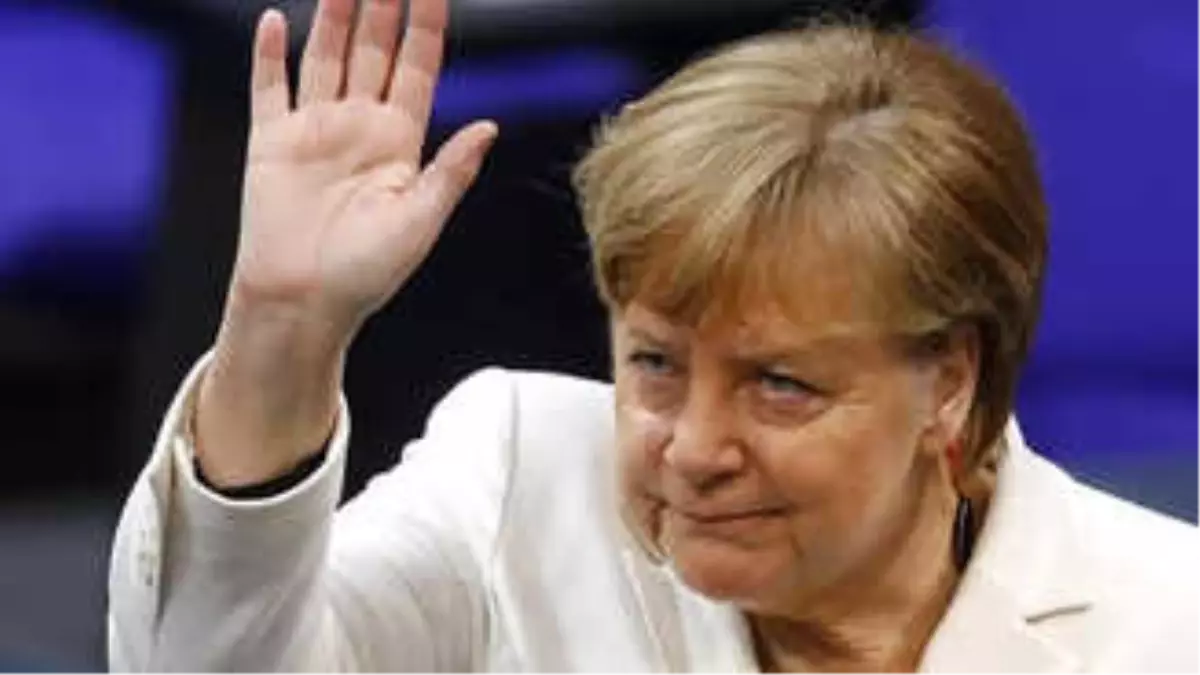 Angela Merkel Bir Kez Daha Şansölye