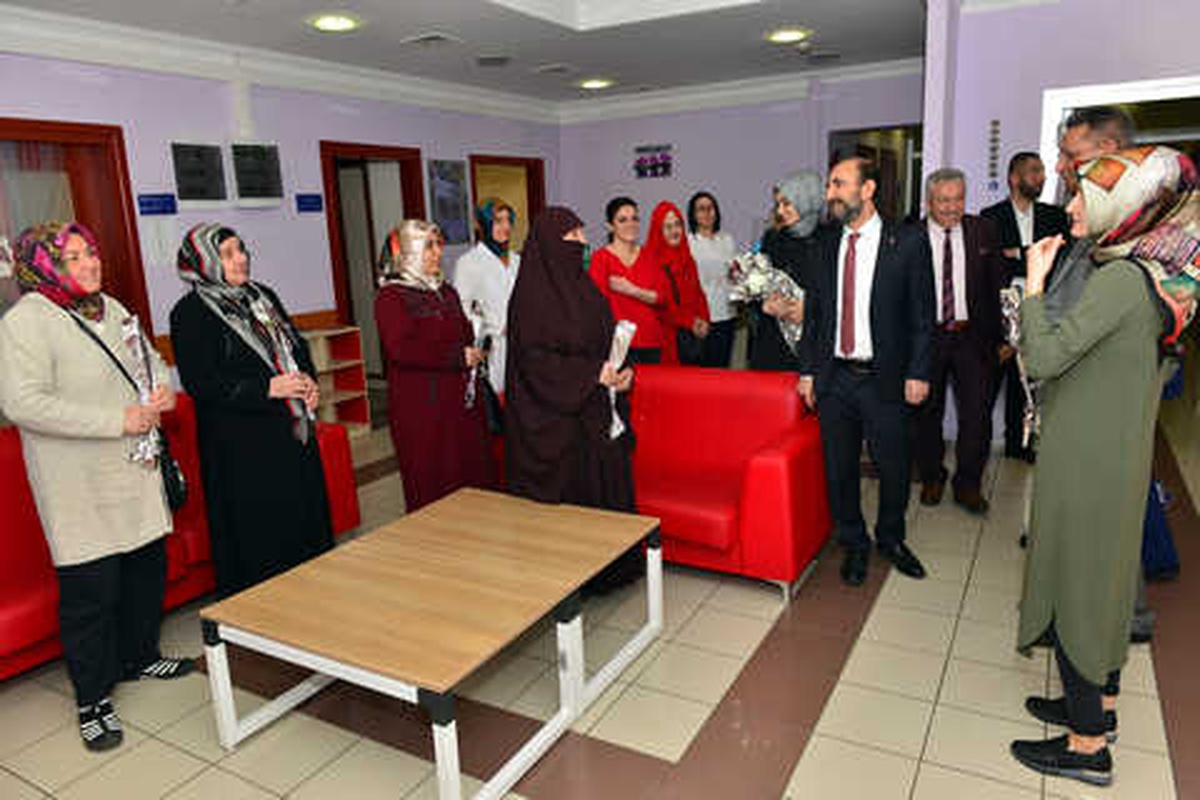 Başkan Edebali\'den Sağlık Neferlerine Ziyaret