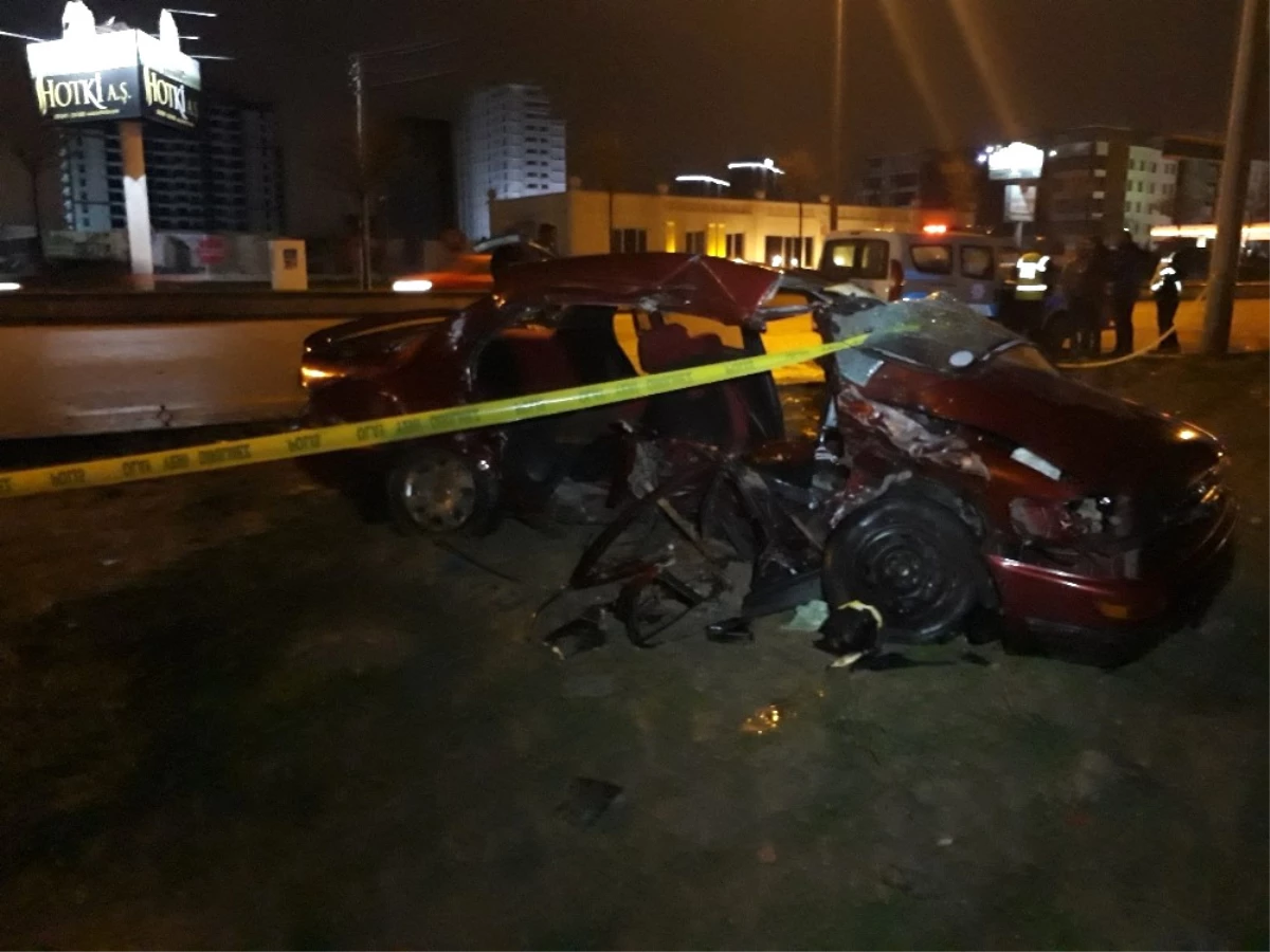 Başkent\'te Trafik Kazası: 2 Ölü, 2 Yaralı