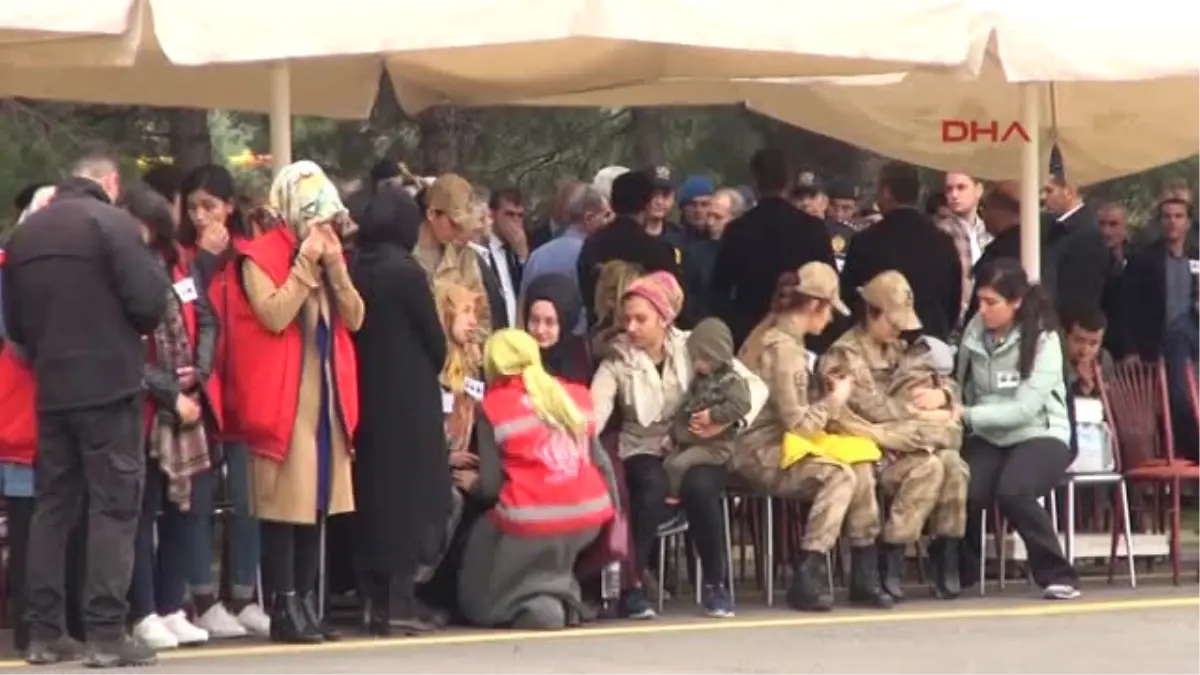 Diyarbakır Şehit Eşinden Yürek Yakan Sözler Oğlunu Bana, Beni Kime Emanet Ettin