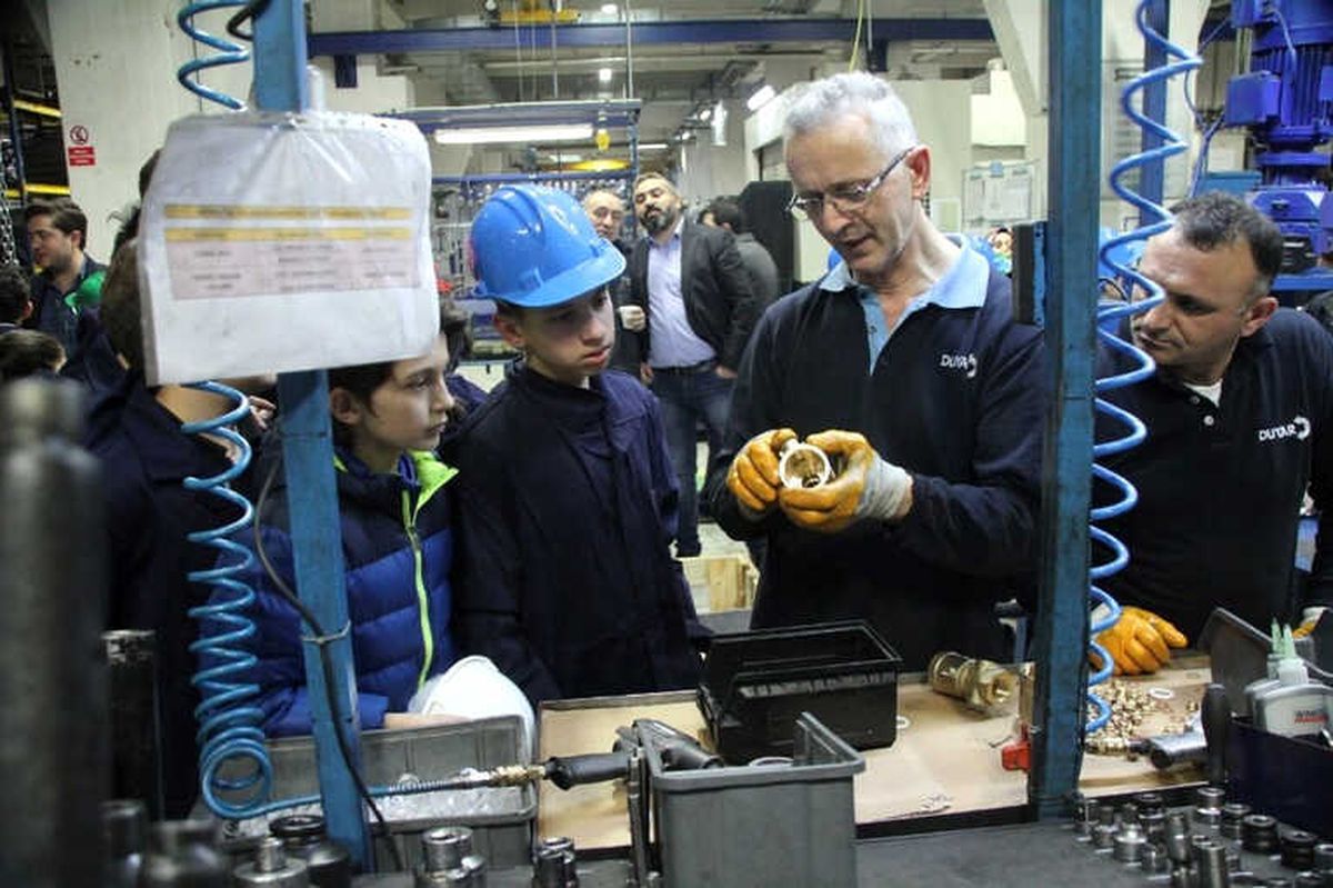 Geleceğin Girişimcileri Simurglu Çocuklardan Fabrika Ziyareti