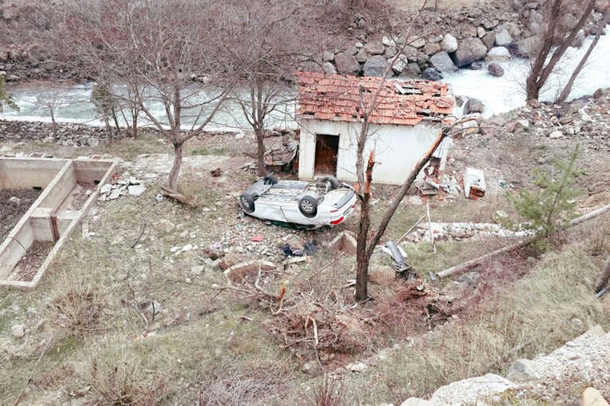 Gümüşhane\'de Trafik Kazası: 3 Yaralı