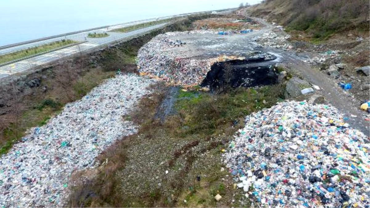 Karadeniz Sahil Yolu Çöp Deposu Oldu! Vatandaşlar Kötü Kokuya Çözüm İstiyor