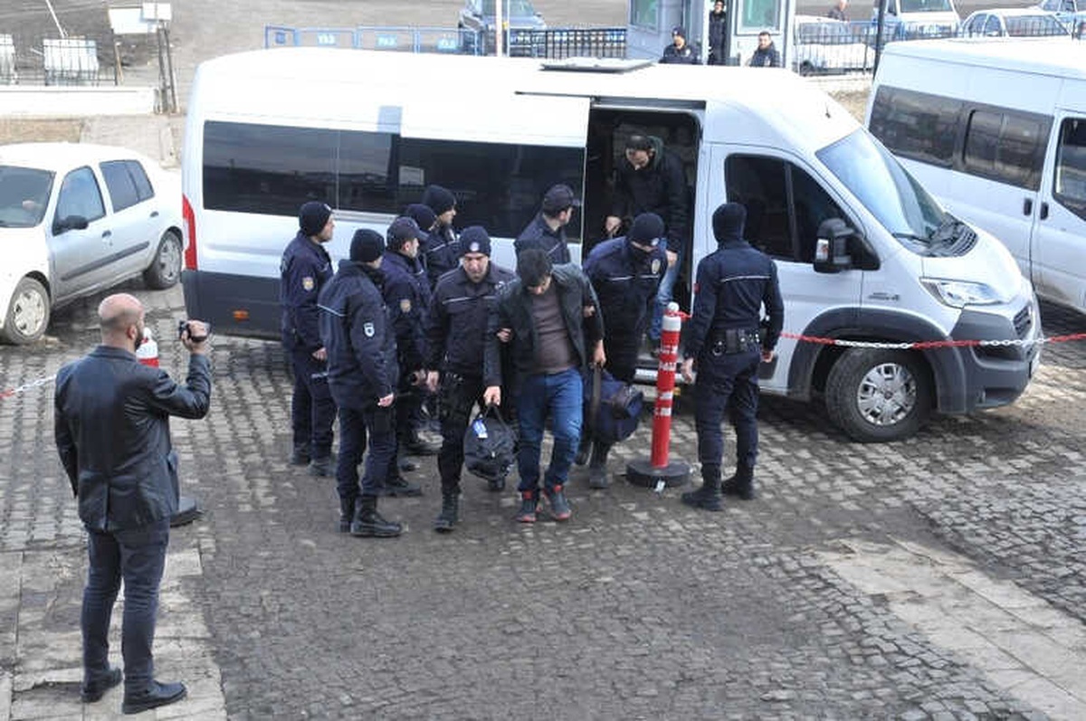 Kars\'ta Fetö\'nün Egm Mahrem Yapılanmasına Operasyon: 6 Gözaltı