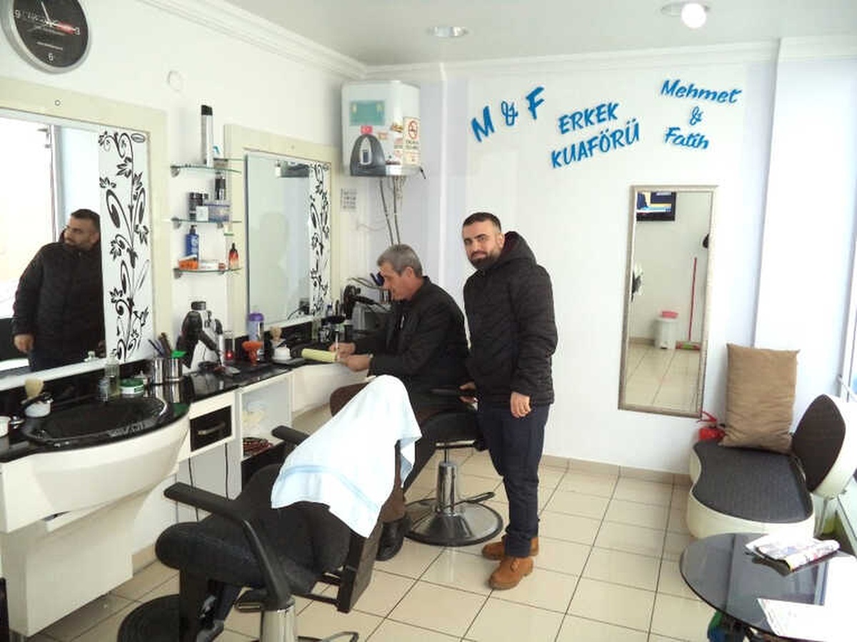 Kartepe\'de Berber ve Kadın Kuaförleri Denetlendi