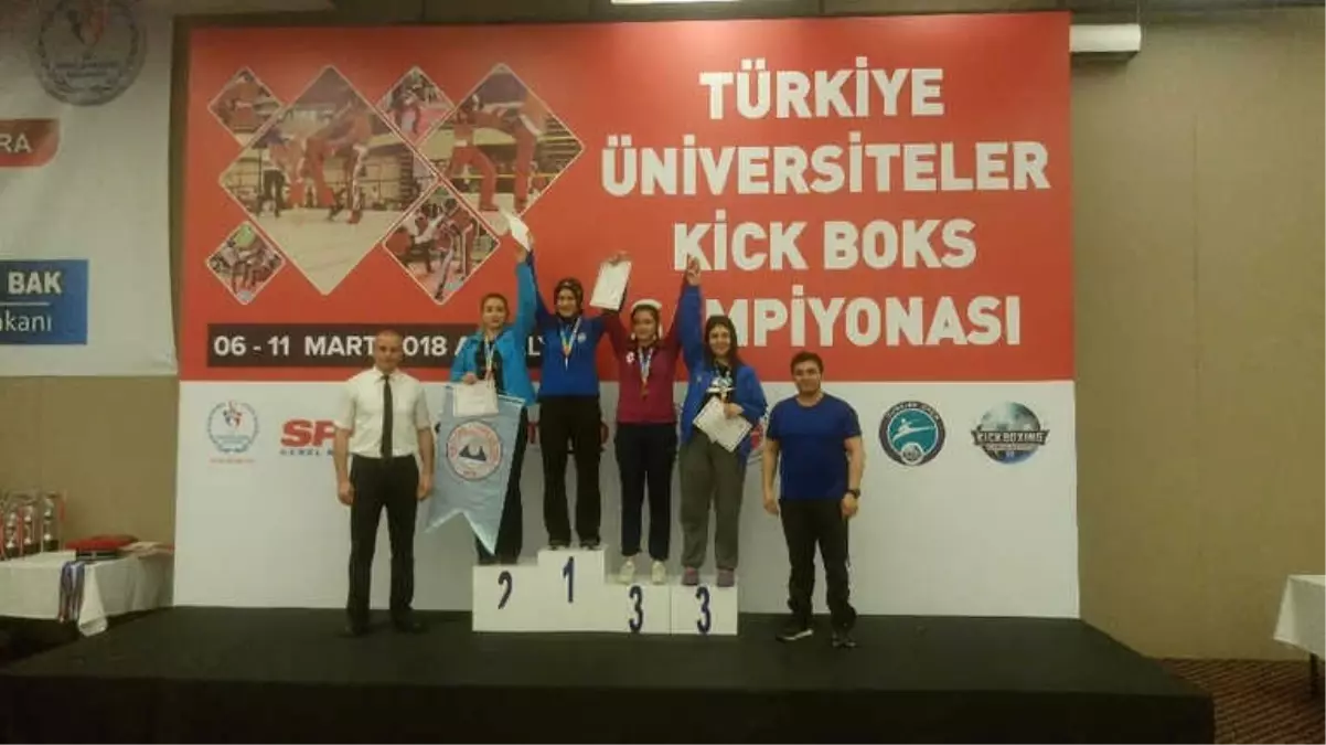 Kick Boks\'ta Erü\'lü Sporcuların Başarısı