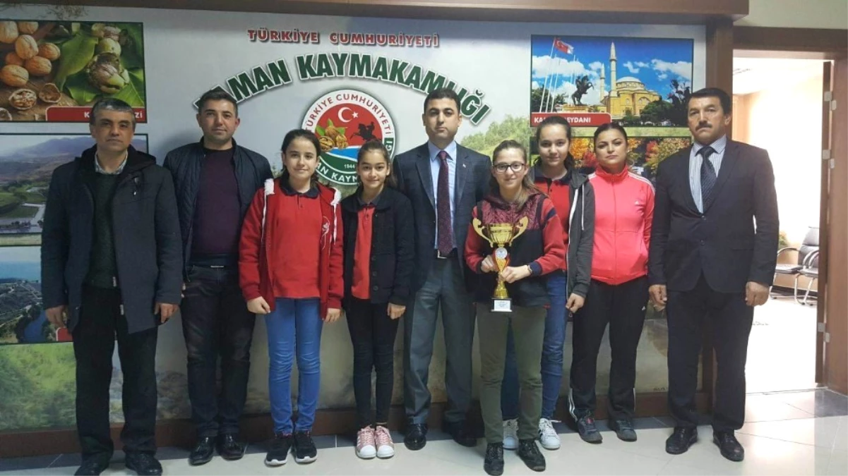 Köy Ortaokulu Öğrencilerinden Masa Tenisi Turnuvası Birinciliği