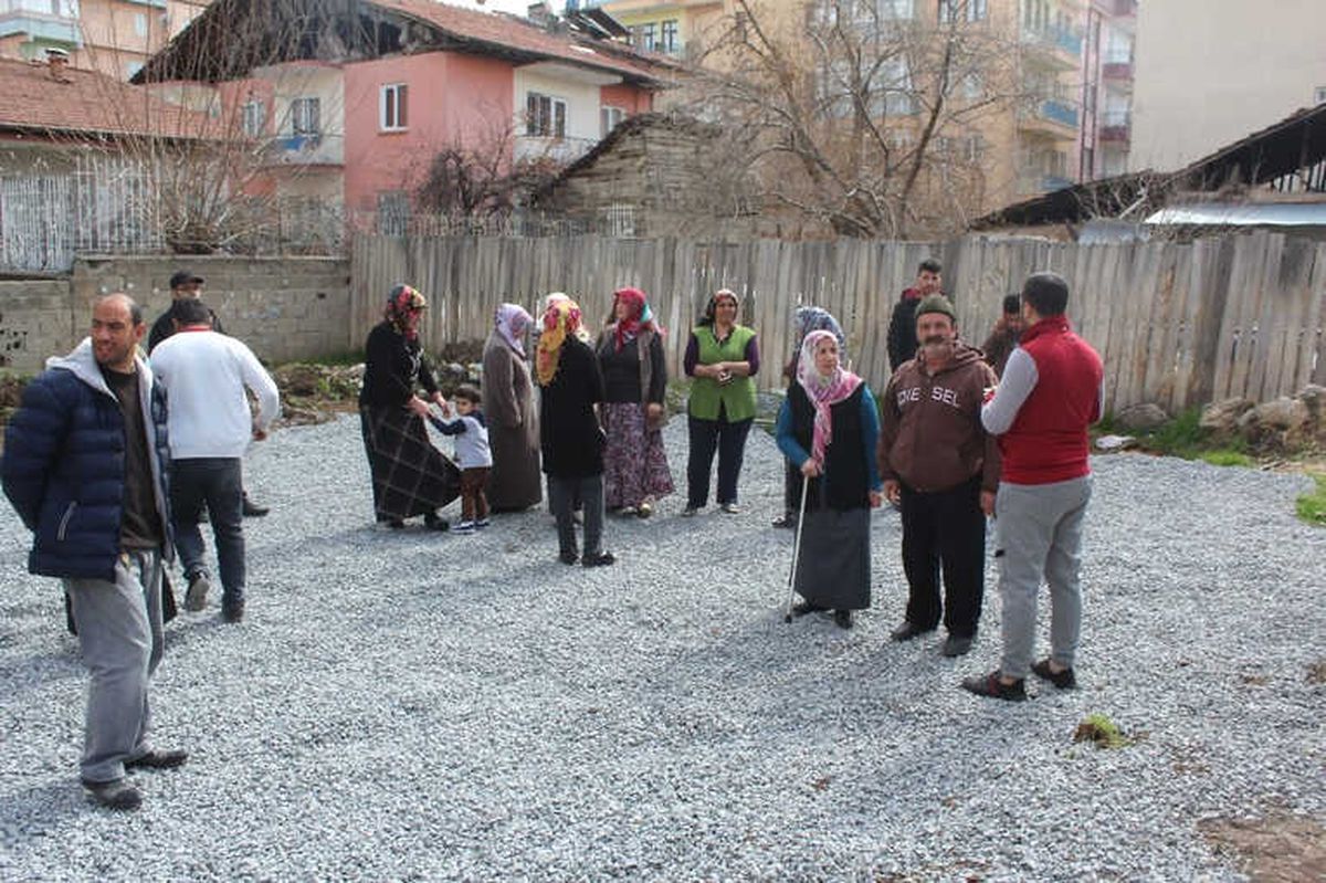 Malatya\'da "Baz İstasyonu" Tepkisi