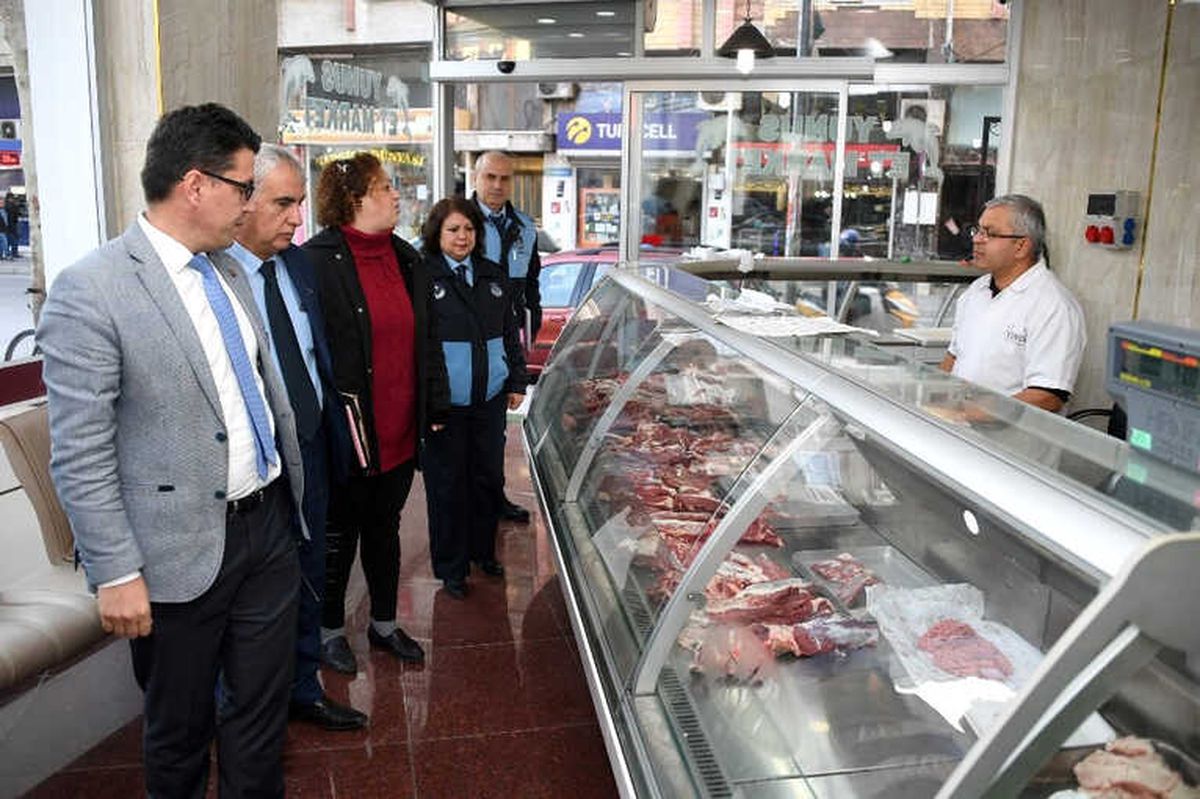 Mersin\'de Zabıta Ekiplerinden Kaçak Et Denetimi