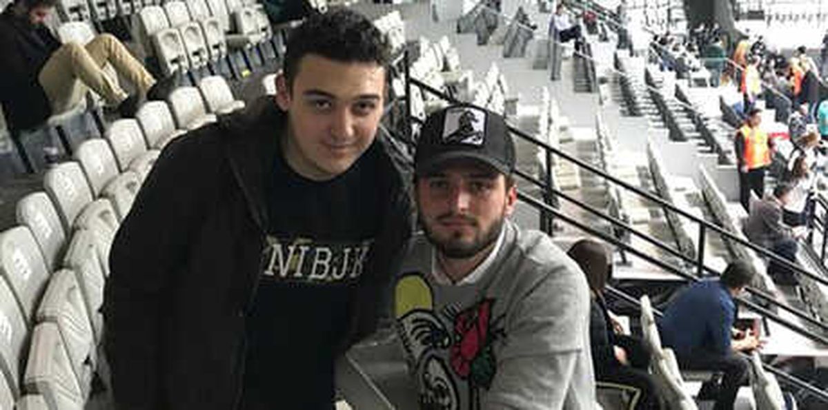 Okay, Beşiktaş Maçını İzledi, Kafalar Karıştı!