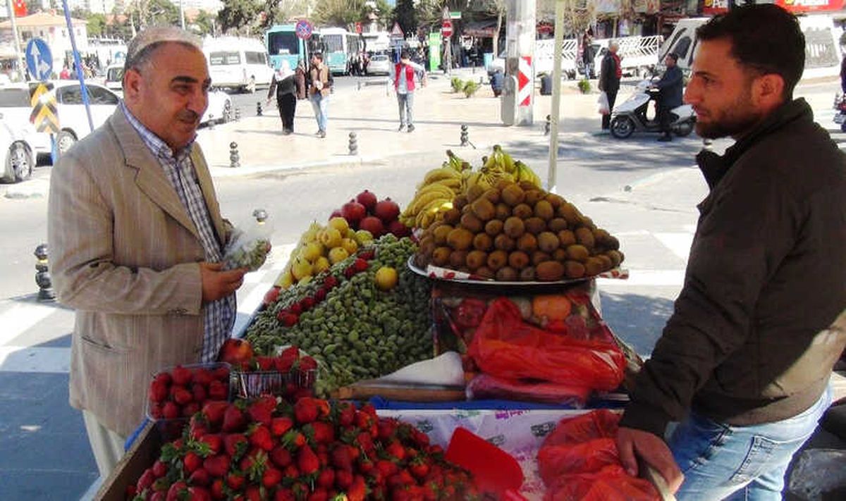 Şanlıurfa\'da Badem Tezgahlardaki Yerini Aldı