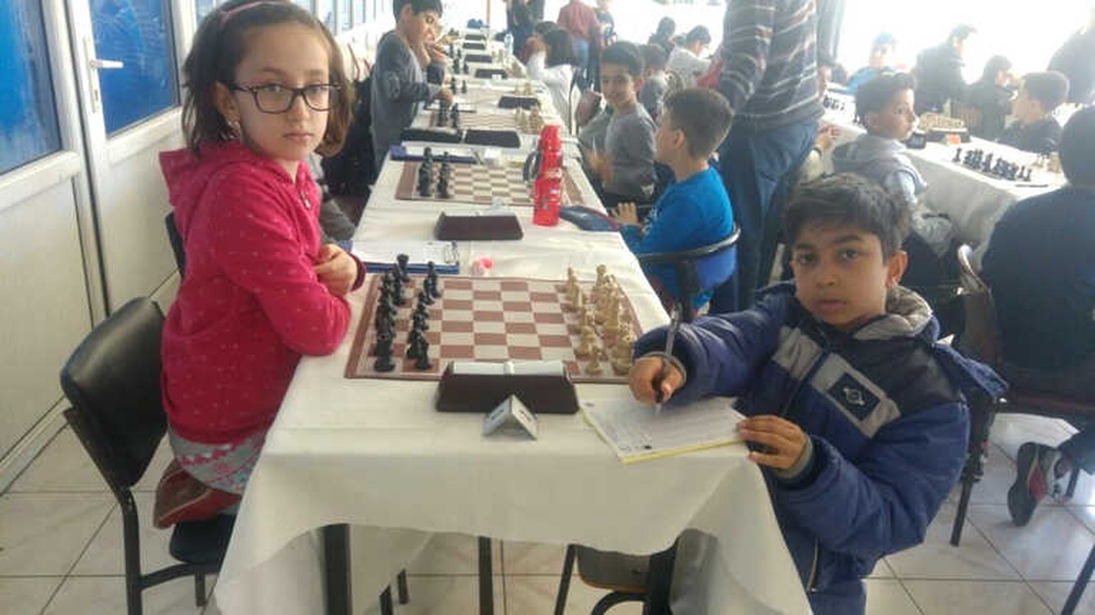 Satranç Turnuvasına Çamlıca Okulları Damgası