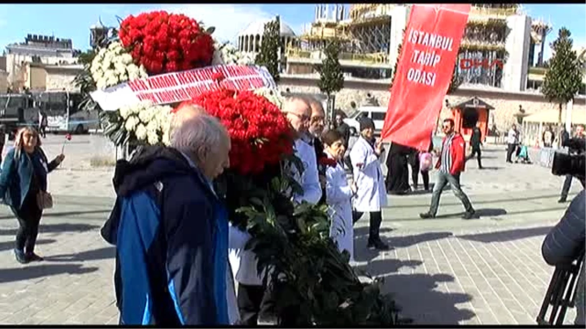 Taksim\'de 14 Mart Tıp Bayramı Kutlaması