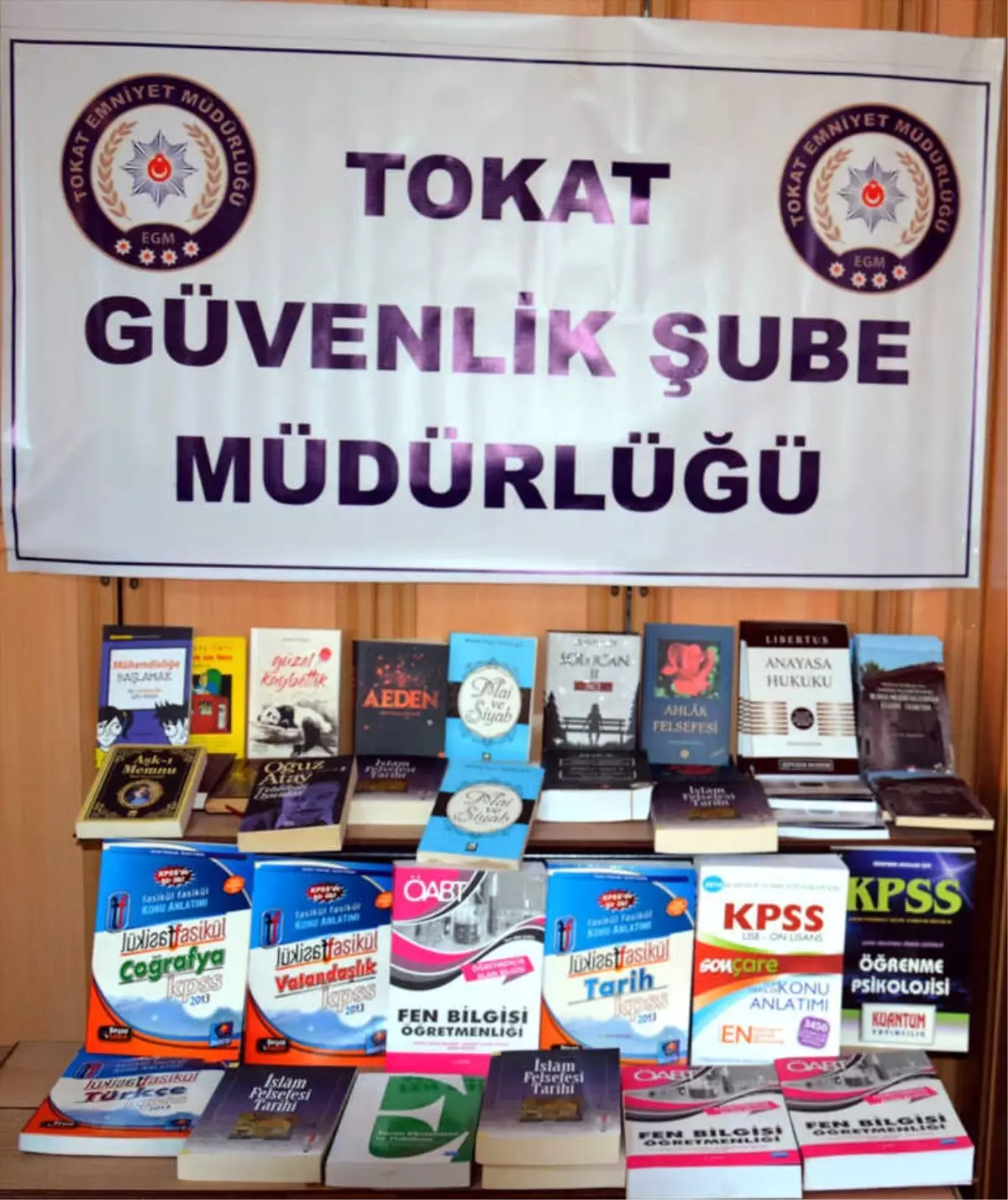 Tokat\'ta Korsan Kitap Ele Geçirildi