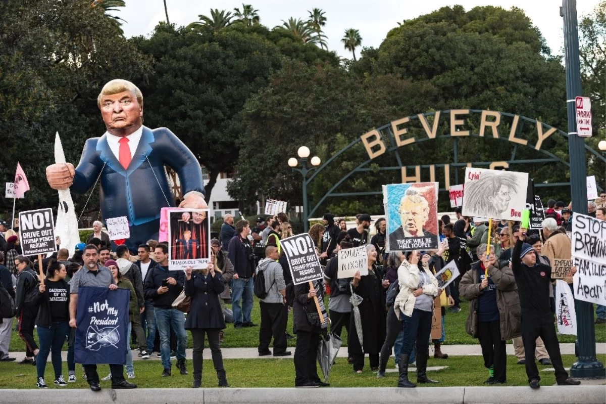 Trump Kaliforniya\'da Protesto Edildi